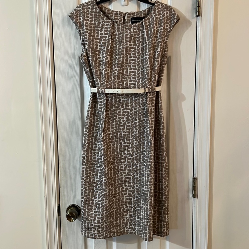 Connected apparel cap sleeve belted dress. Size 12 - Picture 1 of 8